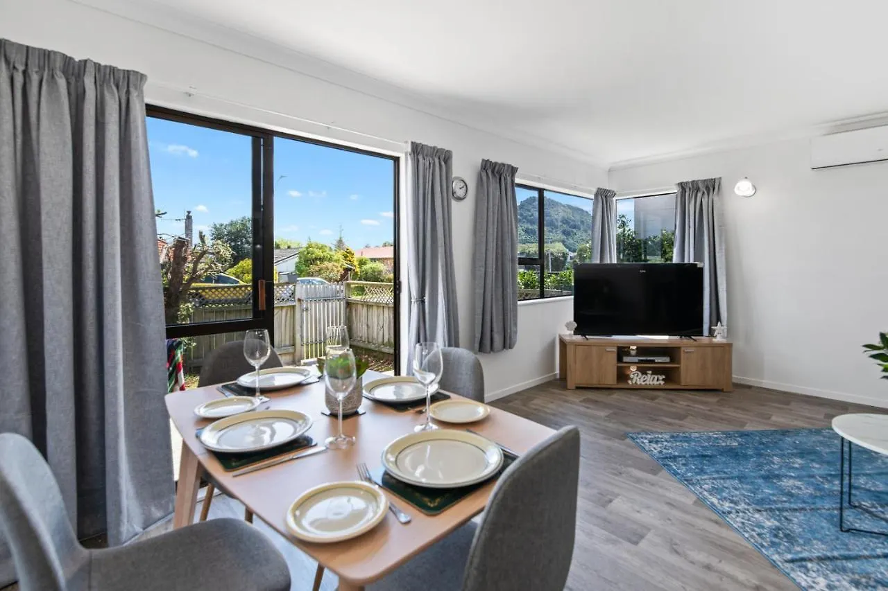Mt Beach Retreat - Mt Maunganui Holiday Home Mount Maunganui